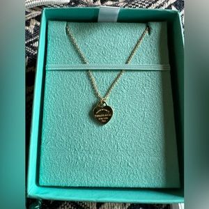 Return to Tiffany’s Mini Heart Tag Pendant 18k gold 20-22in chain NWT